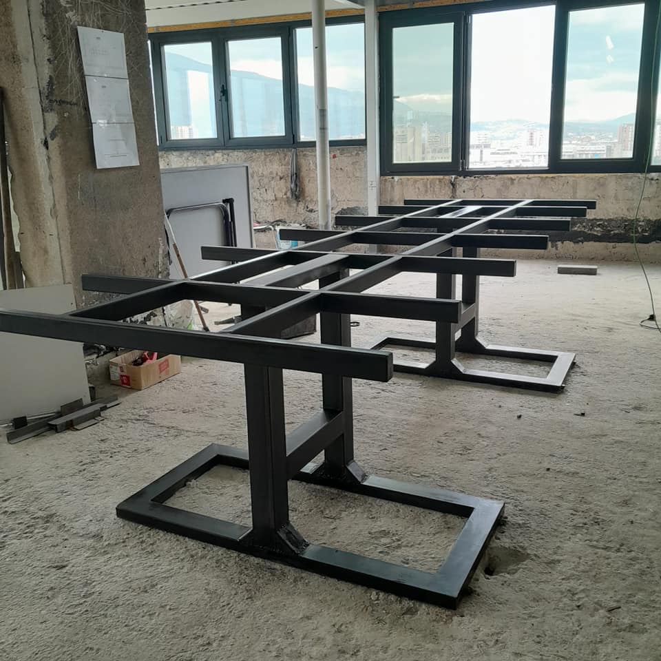 Metali 28