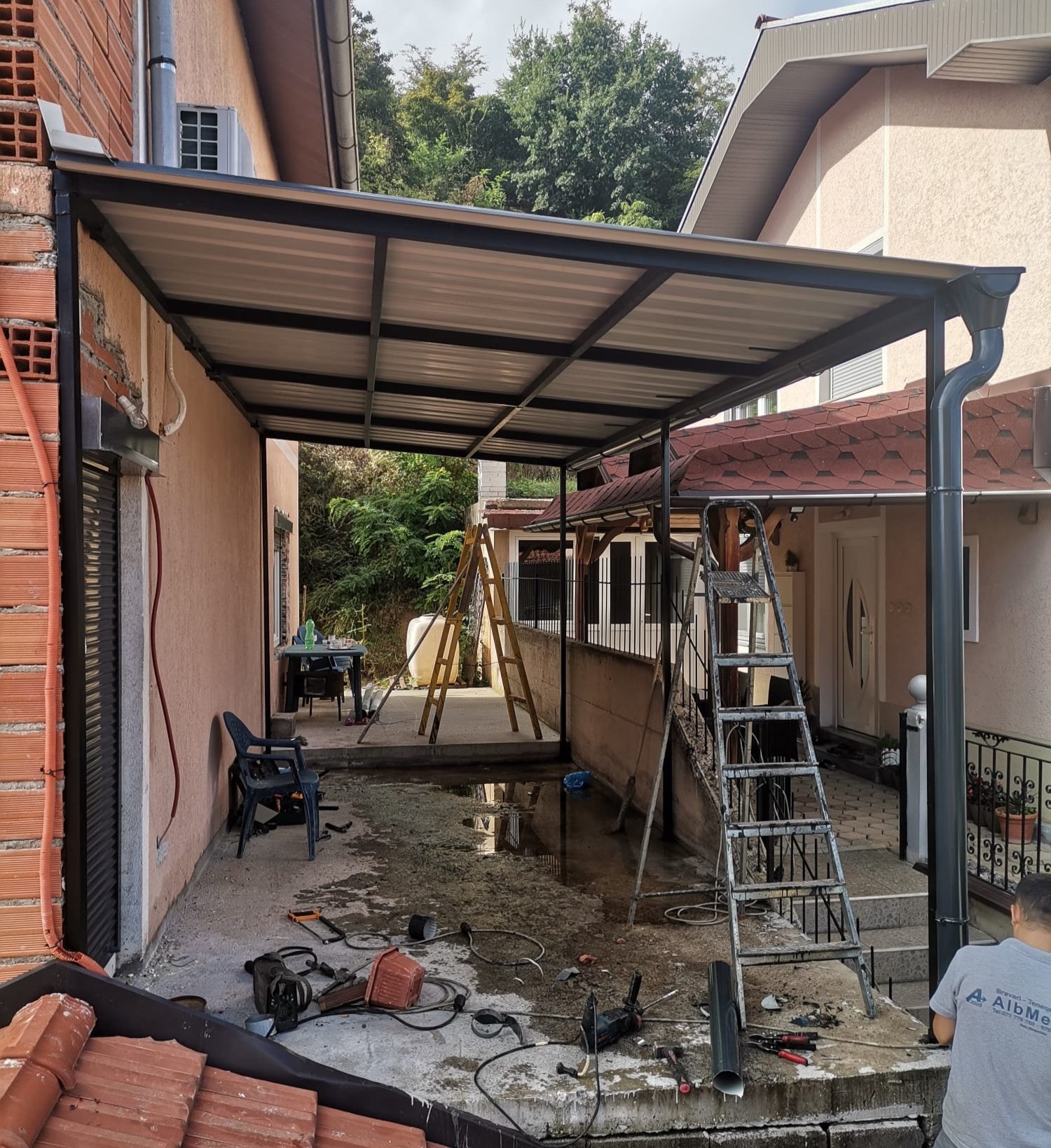 Metali 37